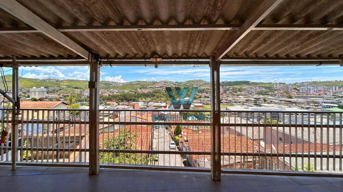 Casa com 2 quartos à venda, 335m2 em Vila Cruz, Pocos De Caldas - MG - imagem 3 Foto 3 de Casa com 2 quartos à venda, 335m2 em Vila Cruz, Pocos De Caldas - MG