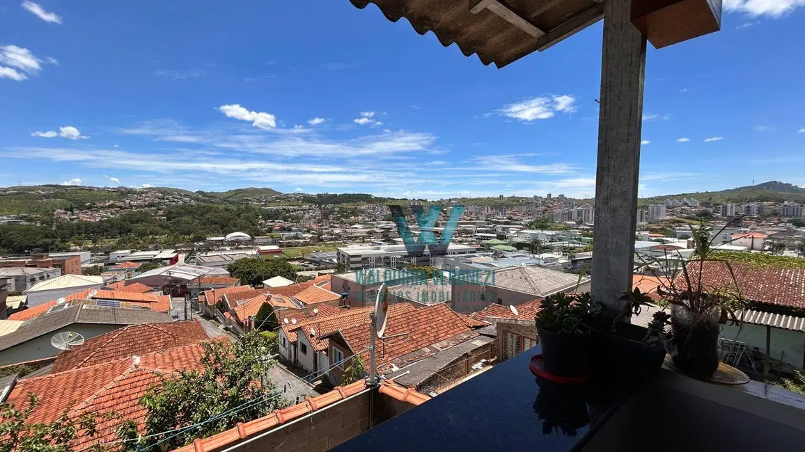 Casa com 2 quartos à venda, 335m2 em Vila Cruz, Pocos De Caldas - MG - imagem 5 Foto 5 de Casa com 2 quartos à venda, 335m2 em Vila Cruz, Pocos De Caldas - MG