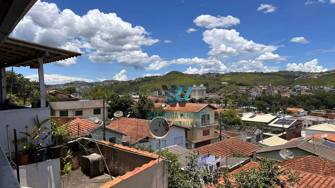 Casa com 2 quartos à venda, 335m2 em Vila Cruz, Pocos De Caldas - MG - imagem 6 Foto 6 de Casa com 2 quartos à venda, 335m2 em Vila Cruz, Pocos De Caldas - MG