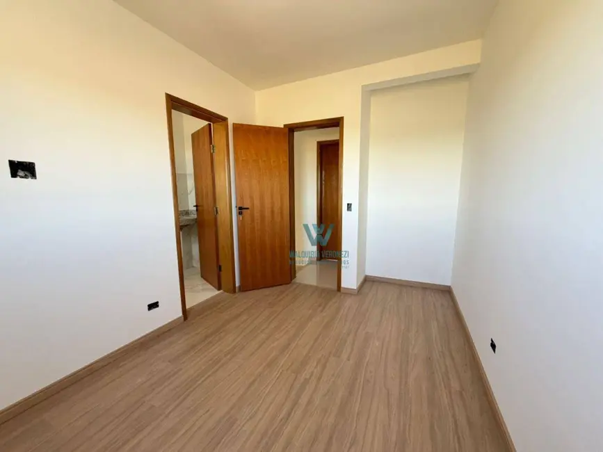 Casa com 2 quartos à venda, 228m2 em Loteamento Campo das Aroeiras, Pocos De Caldas - MG - imagem 8 Foto 8 de Casa com 2 quartos à venda, 228m2 em Loteamento Campo das Aroeiras, Pocos De Caldas - MG