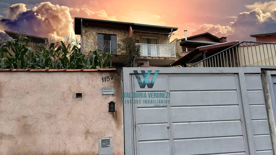 Casa com 2 quartos à venda, 240m2 em Jardim Country Club, Pocos De Caldas - MG - imagem 2 Foto 2 de Casa com 2 quartos à venda, 240m2 em Jardim Country Club, Pocos De Caldas - MG