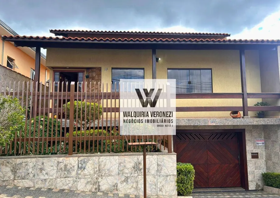 Casa com 3 quartos à venda, 247m2 em Jardim Campos Elísios, Pocos De Caldas - MG - imagem 4 Foto 4 de Casa com 3 quartos à venda, 247m2 em Jardim Campos Elísios, Pocos De Caldas - MG