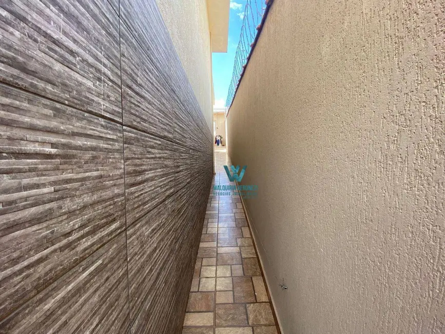 Foto 3 de Casa com 3 quartos à venda, 250m2 em Jardim Centenário, Pocos De Caldas - MG