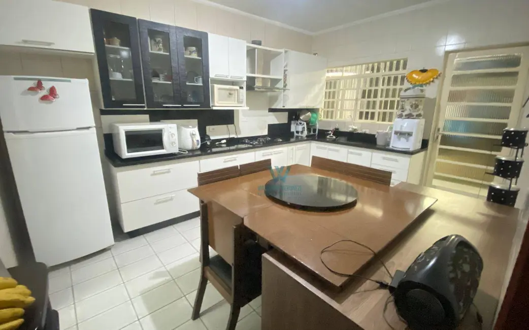 Casa com 3 quartos para alugar, 414m2 em Jardim Country Club, Pocos De Caldas - MG - imagem 6 Foto 6 de Casa com 3 quartos para alugar, 414m2 em Jardim Country Club, Pocos De Caldas - MG