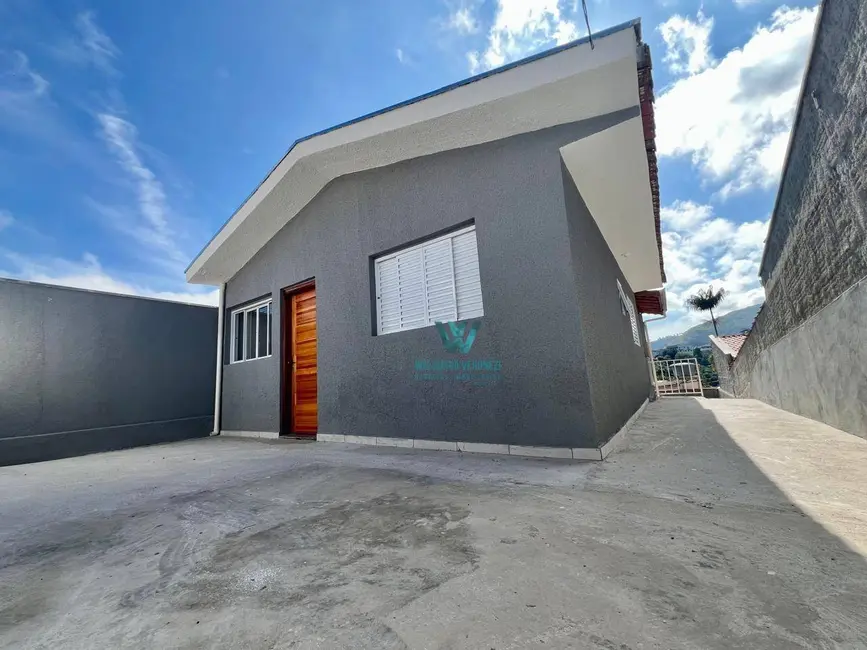 Foto 2 de Casa com 2 quartos à venda, 182m2 em Jardim Country Club, Pocos De Caldas - MG