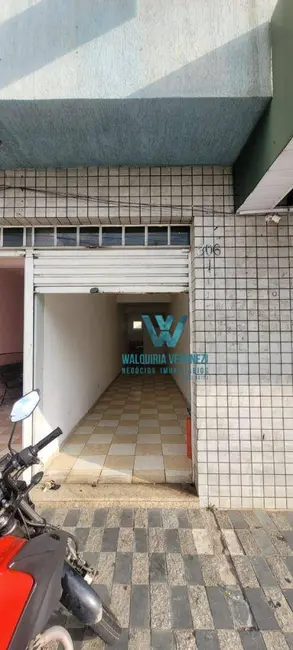 Loja para alugar, 35m2 em Centro, Pocos De Caldas - MG - imagem 3 Foto 3 de Loja para alugar, 35m2 em Centro, Pocos De Caldas - MG