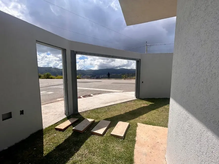 Casa com 2 quartos à venda, 122m2 em Pocos De Caldas - MG - imagem 4 Foto 4 de Casa com 2 quartos à venda, 122m2 em Pocos De Caldas - MG