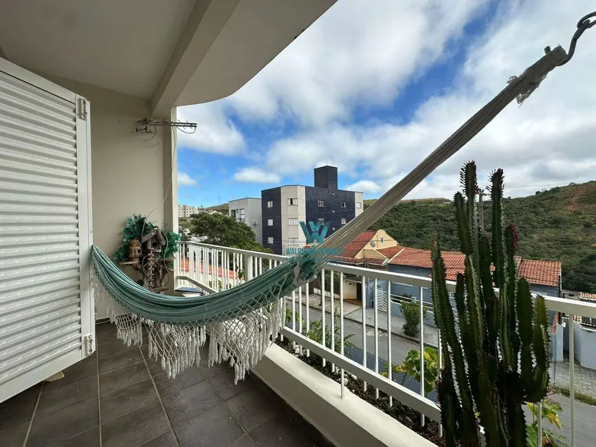 Foto 2 de Casa com 2 quartos à venda, 275m2 em Jardim Vitória, Pocos De Caldas - MG