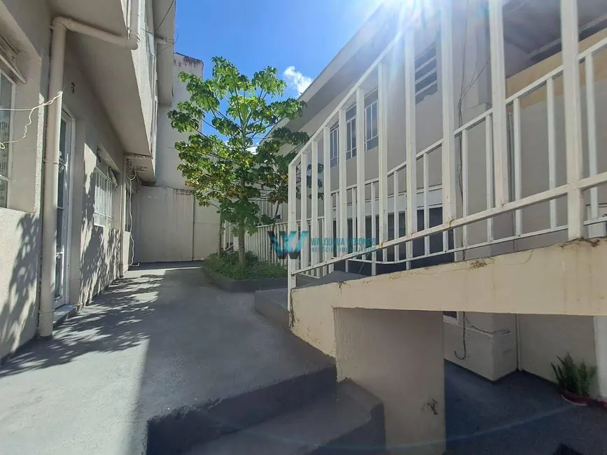 Casa com 1 quarto para alugar, 35m2 em Marçal Santos, Pocos De Caldas - MG - imagem 3 Foto 3 de Casa com 1 quarto para alugar, 35m2 em Marçal Santos, Pocos De Caldas - MG