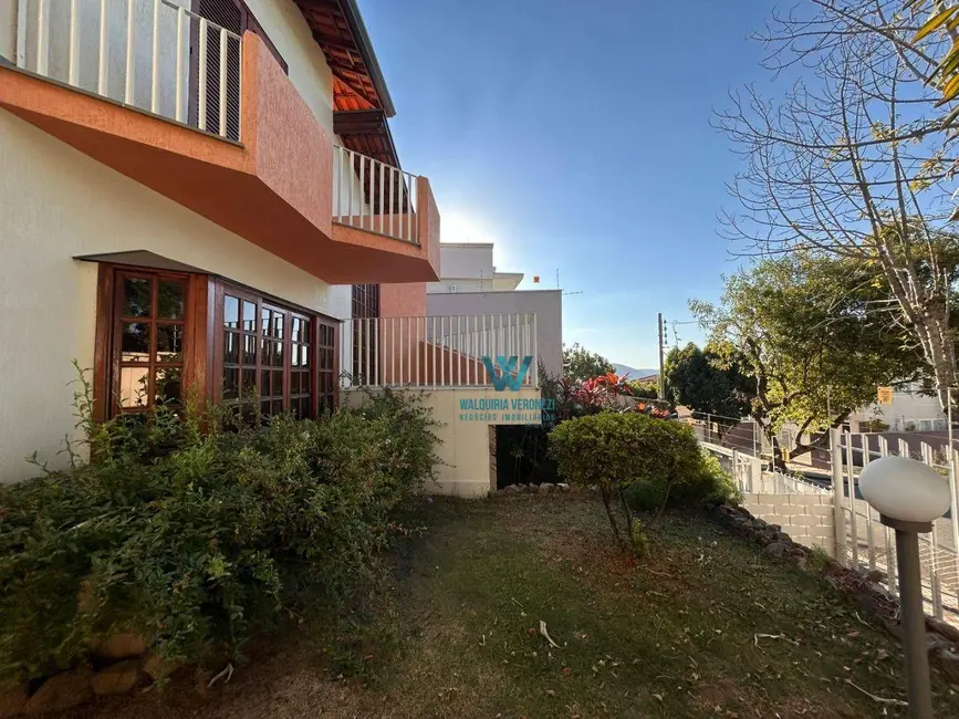 Foto 3 de Casa com 4 quartos à venda e para alugar, 360m2 em Jardim Novo Mundo, Pocos De Caldas - MG