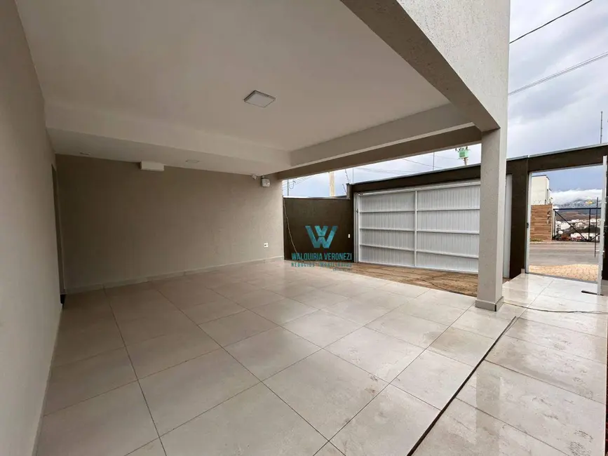 Casa com 3 quartos à venda, 148m2 em Pocos De Caldas - MG - imagem 1 Foto 1 de Casa com 3 quartos à venda, 148m2 em Pocos De Caldas - MG