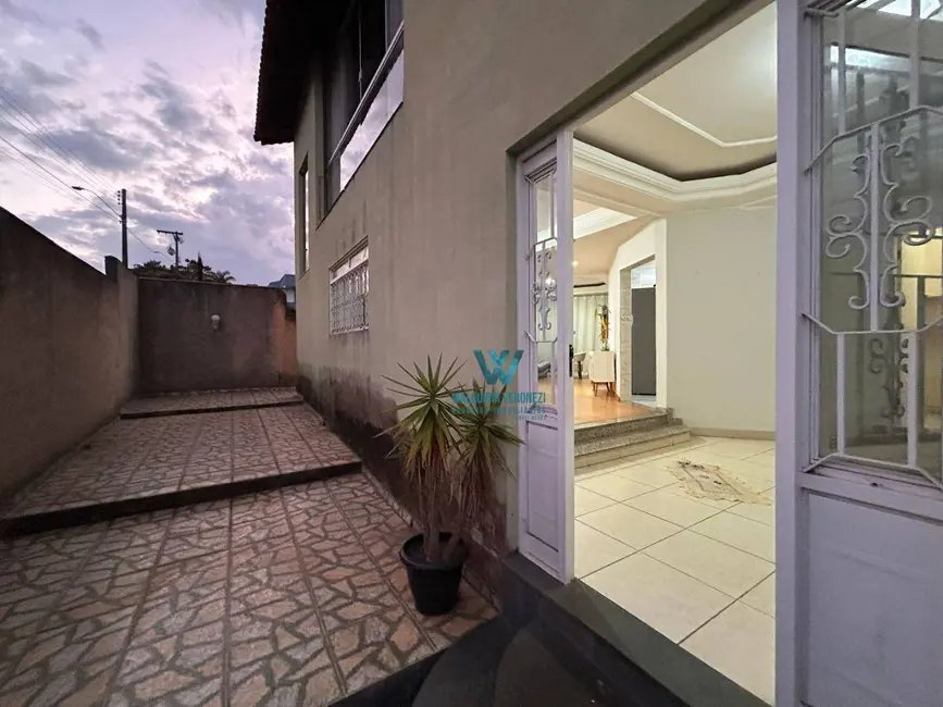 Foto 4 de Casa com 4 quartos à venda, 250m2 em Parque Véu das Noivas, Pocos De Caldas - MG