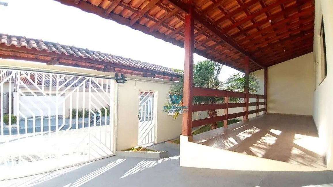 Casa com 3 quartos à venda, 250m2 em Jardim das Acácias, Pocos De Caldas - MG - imagem 3 Foto 3 de Casa com 3 quartos à venda, 250m2 em Jardim das Acácias, Pocos De Caldas - MG