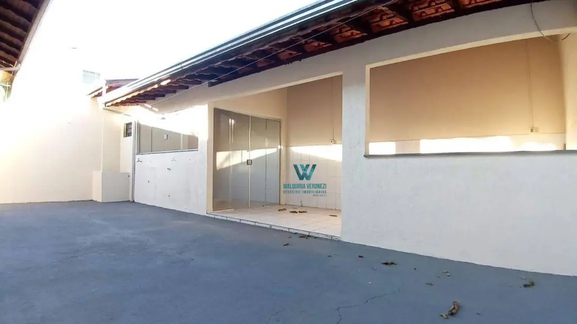 Casa com 3 quartos à venda, 250m2 em Jardim das Acácias, Pocos De Caldas - MG - imagem 4 Foto 4 de Casa com 3 quartos à venda, 250m2 em Jardim das Acácias, Pocos De Caldas - MG