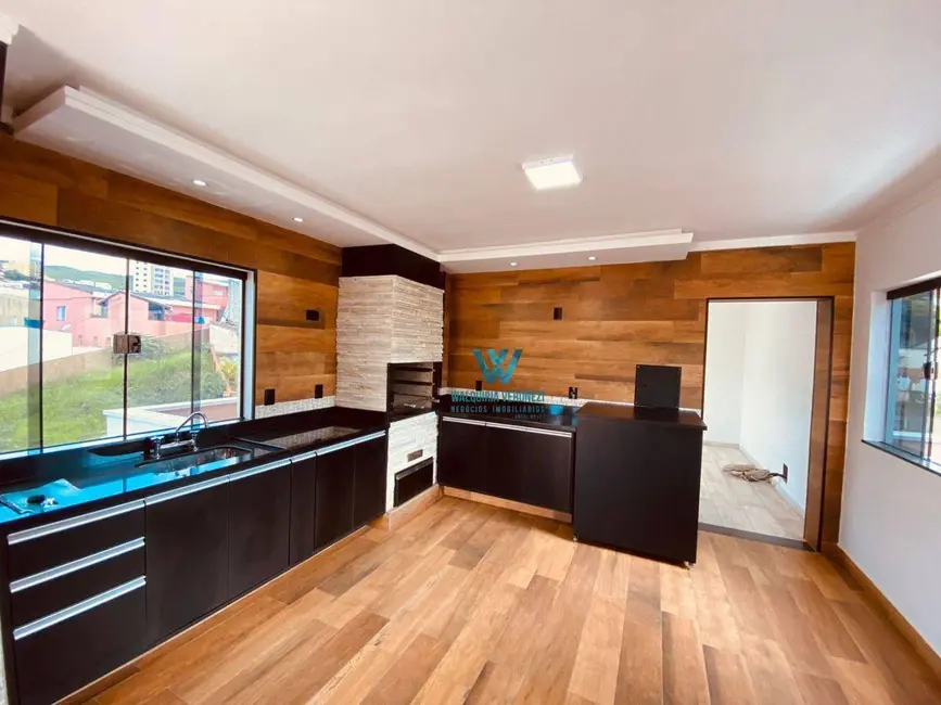 Casa com 4 quartos à venda, 228m2 em Centro, Pocos De Caldas - MG - imagem 7 Foto 7 de Casa com 4 quartos à venda, 228m2 em Centro, Pocos De Caldas - MG