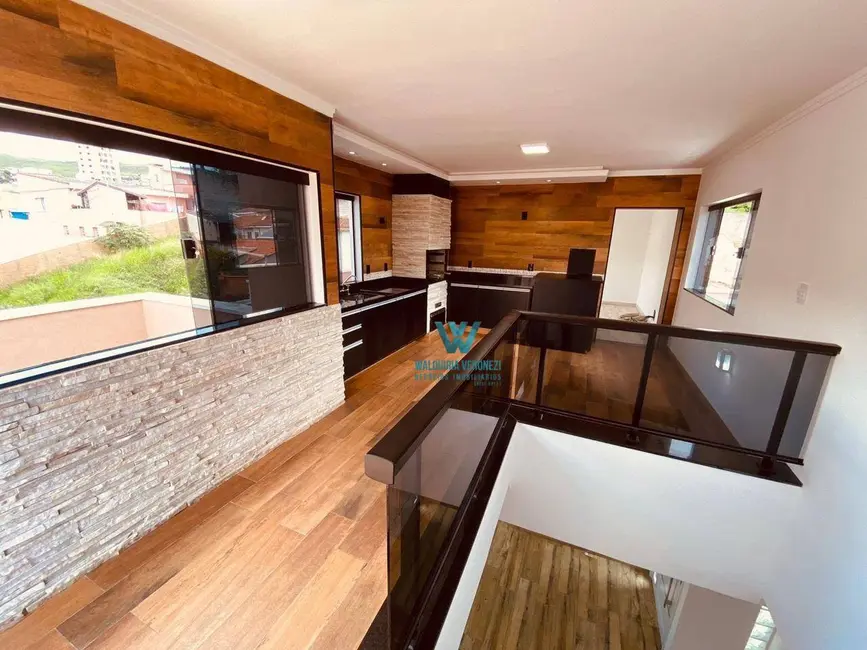 Casa com 4 quartos à venda, 228m2 em Centro, Pocos De Caldas - MG - imagem 4 Foto 4 de Casa com 4 quartos à venda, 228m2 em Centro, Pocos De Caldas - MG