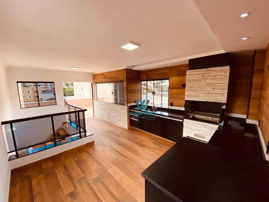 Casa com 4 quartos à venda, 228m2 em Centro, Pocos De Caldas - MG - imagem 3 Foto 3 de Casa com 4 quartos à venda, 228m2 em Centro, Pocos De Caldas - MG