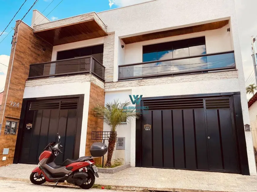 Casa com 4 quartos à venda, 228m2 em Centro, Pocos De Caldas - MG - imagem 2 Foto 2 de Casa com 4 quartos à venda, 228m2 em Centro, Pocos De Caldas - MG