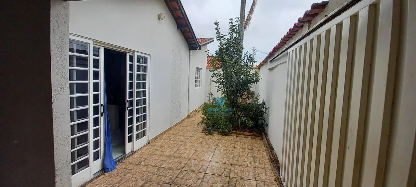 Casa com 4 quartos à venda, 178m2 em Jardim Aeroporto, Pocos De Caldas - MG - imagem 4 Foto 4 de Casa com 4 quartos à venda, 178m2 em Jardim Aeroporto, Pocos De Caldas - MG
