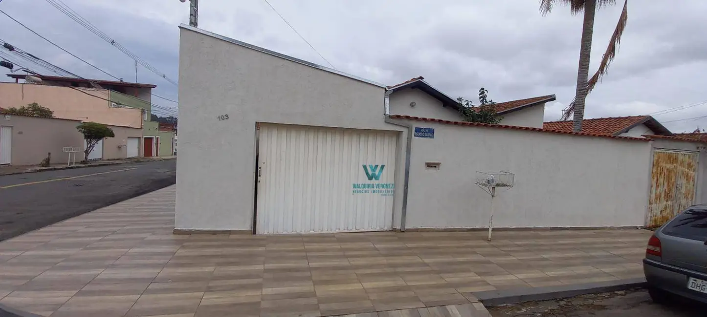 Casa com 4 quartos à venda, 178m2 em Jardim Aeroporto, Pocos De Caldas - MG - imagem 3 Foto 3 de Casa com 4 quartos à venda, 178m2 em Jardim Aeroporto, Pocos De Caldas - MG