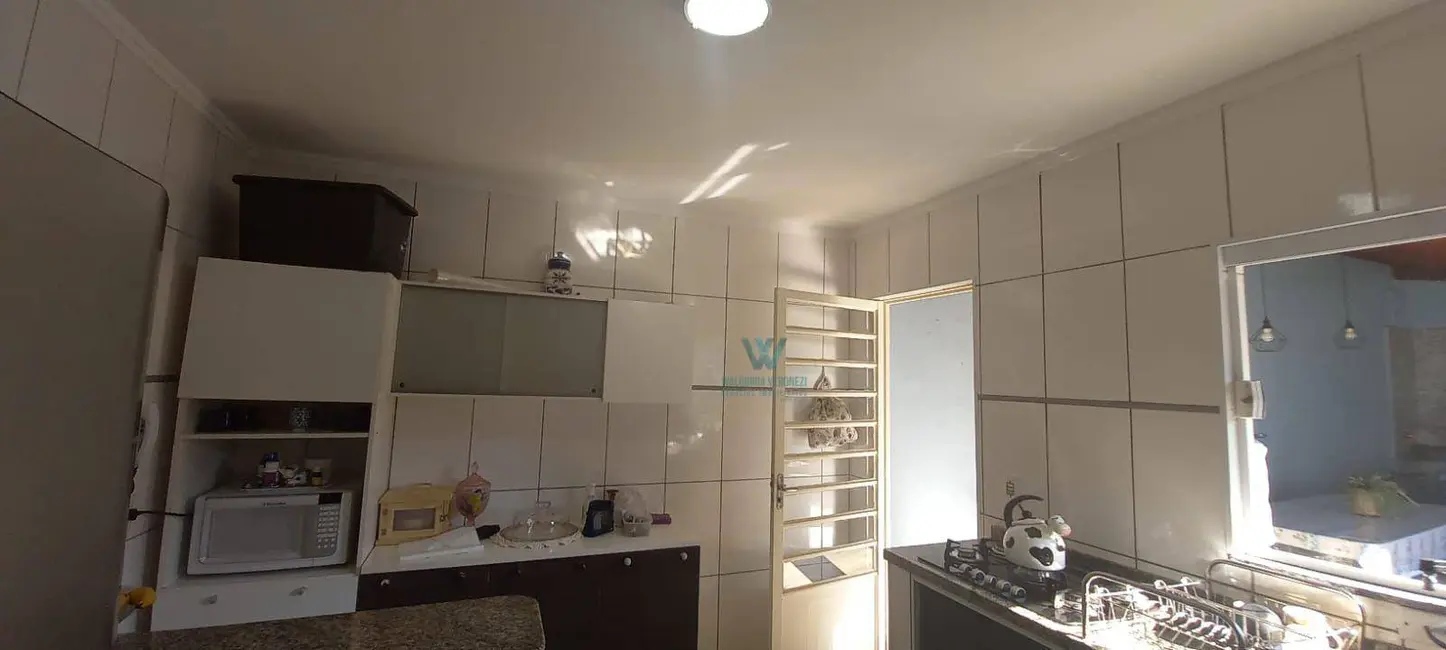 Casa com 2 quartos à venda, 160m2 em Jardim Aeroporto, Pocos De Caldas - MG - imagem 3 Foto 3 de Casa com 2 quartos à venda, 160m2 em Jardim Aeroporto, Pocos De Caldas - MG