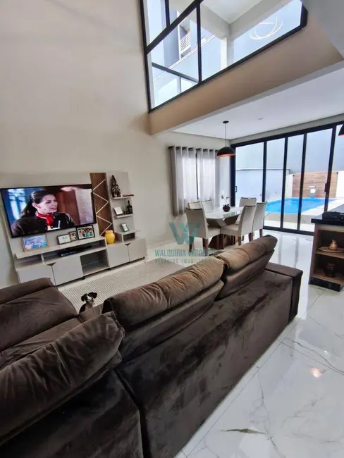 Casa com 4 quartos à venda, 196m2 em Jardim Europa, Pocos De Caldas - MG - imagem 2 Foto 2 de Casa com 4 quartos à venda, 196m2 em Jardim Europa, Pocos De Caldas - MG