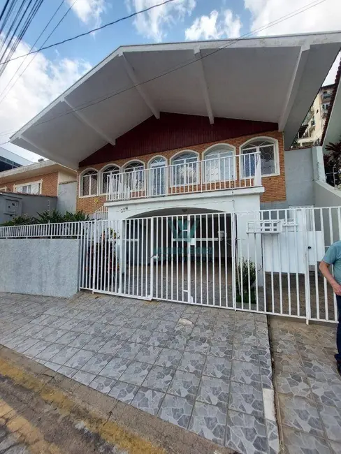 Foto 2 de Casa com 3 quartos à venda, 400m2 em Funcionários, Pocos De Caldas - MG