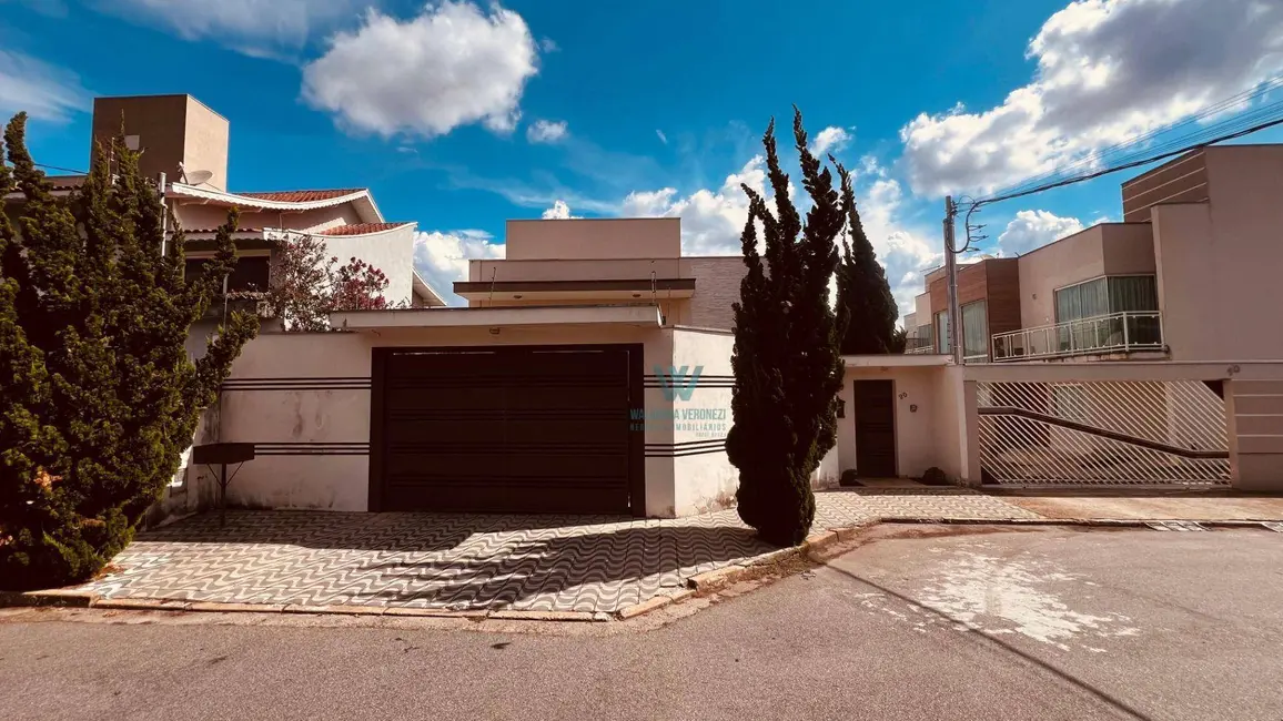 Casa com 3 quartos à venda, 832m2 em Parque Primavera, Pocos De Caldas - MG - imagem 1 Foto 1 de Casa com 3 quartos à venda, 832m2 em Parque Primavera, Pocos De Caldas - MG