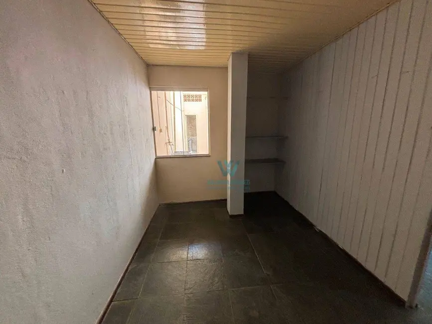 Casa com 2 quartos para alugar, 80m2 em Jardim Country Club, Pocos De Caldas - MG - imagem 4 Foto 4 de Casa com 2 quartos para alugar, 80m2 em Jardim Country Club, Pocos De Caldas - MG