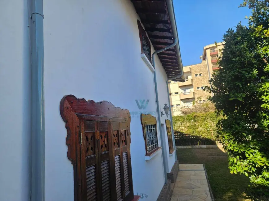 Casa com 3 quartos à venda, 680m2 em Centro, Pocos De Caldas - MG - imagem 4 Foto 4 de Casa com 3 quartos à venda, 680m2 em Centro, Pocos De Caldas - MG