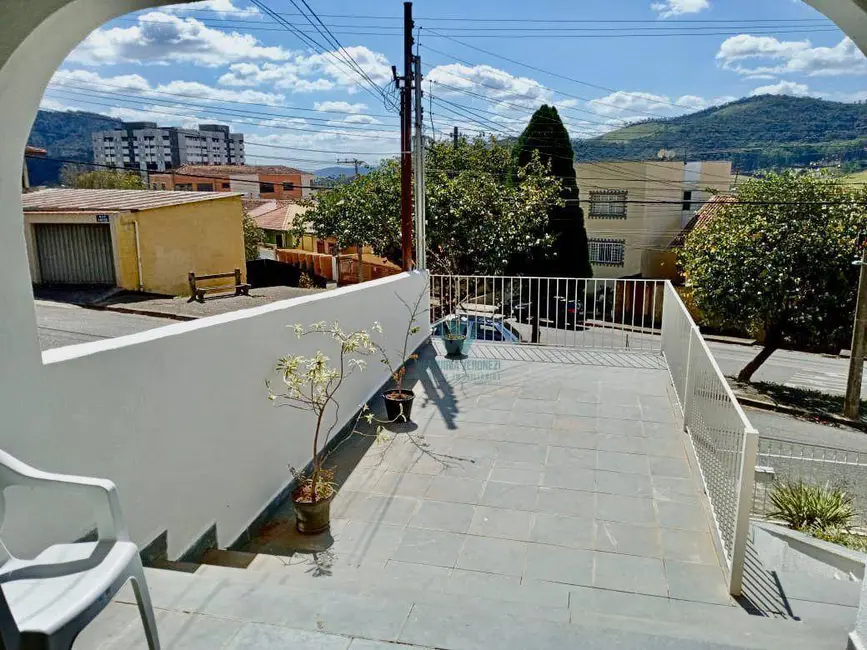 Foto 4 de Casa com 3 quartos à venda, 537m2 em Vila Togni, Pocos De Caldas - MG
