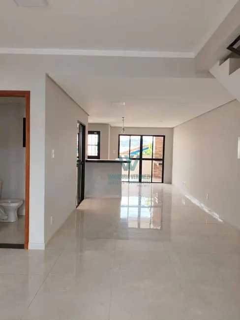 Foto 3 de Casa com 3 quartos à venda, 135m2 em Jardim das Acácias, Pocos De Caldas - MG