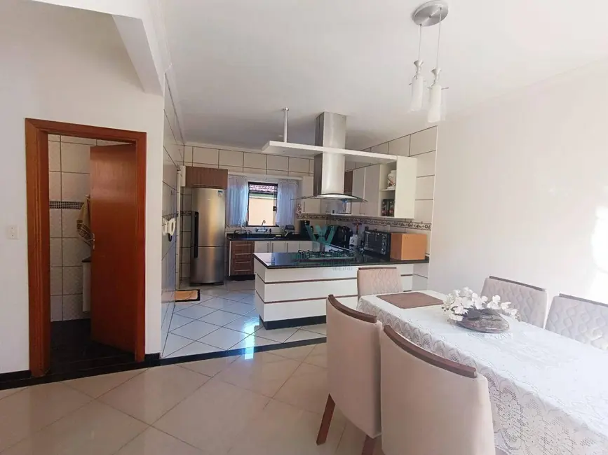 Foto 6 de Casa com 3 quartos à venda, 180m2 em Jardim Santa Rosália, Pocos De Caldas - MG