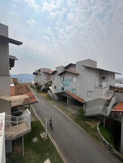 Casa de Condomínio com 3 quartos à venda, 250m2 em Santa Ângela, Pocos De Caldas - MG - imagem 2 Foto 2 de Casa de Condomínio com 3 quartos à venda, 250m2 em Santa Ângela, Pocos De Caldas - MG