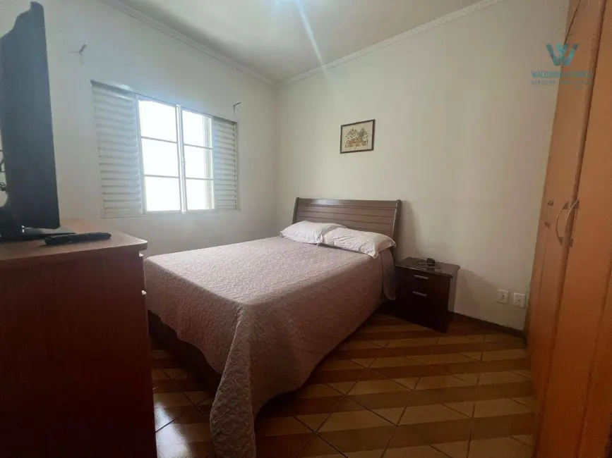 Foto 9 de Casa com 3 quartos à venda, 200m2 em Jardim Centenário, Pocos De Caldas - MG