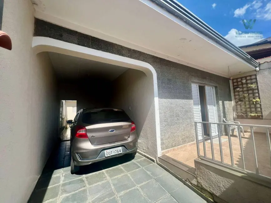 Foto 2 de Casa com 3 quartos à venda, 200m2 em Jardim Centenário, Pocos De Caldas - MG