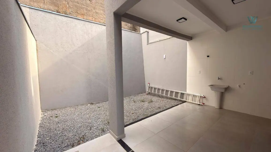 Foto 3 de Casa de Condomínio com 3 quartos à venda, 275m2 em Jardim Country Club, Pocos De Caldas - MG