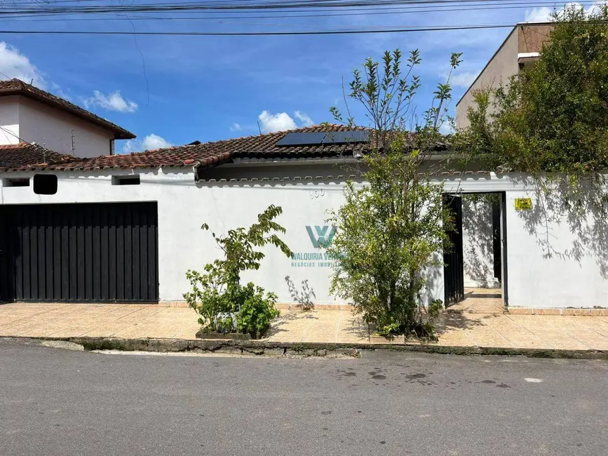 Foto 1 de Casa com 6 quartos à venda, 300m2 em João Pinheiro, Pocos De Caldas - MG