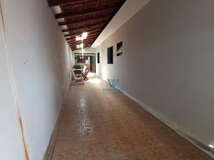 Foto 3 de Casa com 6 quartos à venda, 300m2 em João Pinheiro, Pocos De Caldas - MG
