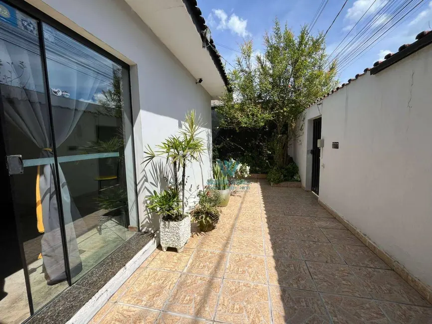 Foto 2 de Casa com 6 quartos à venda, 300m2 em João Pinheiro, Pocos De Caldas - MG