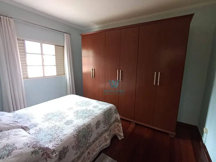 Foto 5 de Casa com 3 quartos à venda, 267m2 em Jardim Ipê, Pocos De Caldas - MG