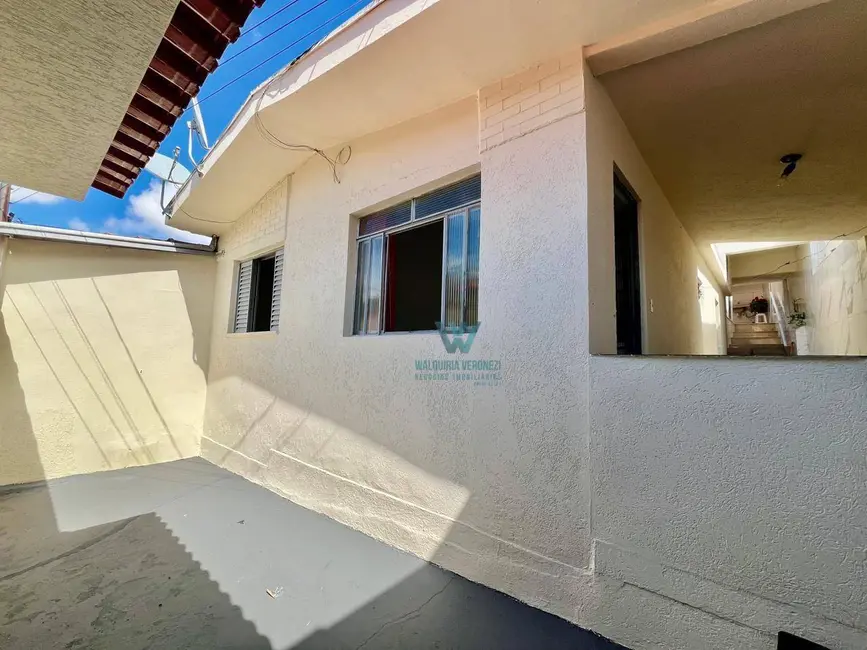 Casa com 3 quartos à venda, 150m2 em Jardim Santa Rosália, Pocos De Caldas - MG - imagem 2 Foto 2 de Casa com 3 quartos à venda, 150m2 em Jardim Santa Rosália, Pocos De Caldas - MG