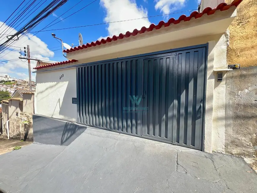 Casa com 3 quartos à venda, 150m2 em Jardim Santa Rosália, Pocos De Caldas - MG - imagem 1 Foto 1 de Casa com 3 quartos à venda, 150m2 em Jardim Santa Rosália, Pocos De Caldas - MG