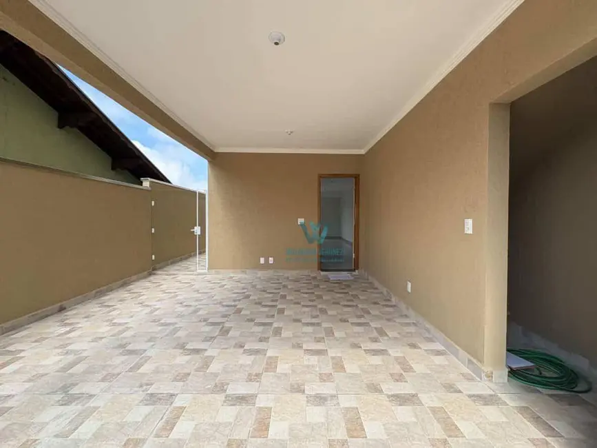 Sobrado com 3 quartos à venda, 120m2 em Santa Ângela IV, Pocos De Caldas - MG - imagem 2 Foto 2 de Sobrado com 3 quartos à venda, 120m2 em Santa Ângela IV, Pocos De Caldas - MG