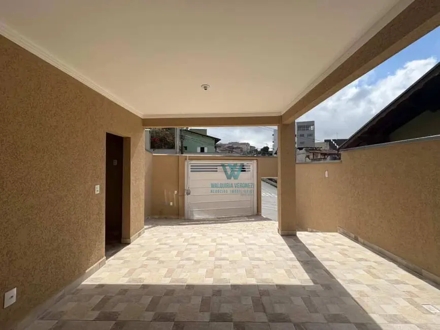 Sobrado com 3 quartos à venda, 120m2 em Santa Ângela IV, Pocos De Caldas - MG - imagem 4 Foto 4 de Sobrado com 3 quartos à venda, 120m2 em Santa Ângela IV, Pocos De Caldas - MG