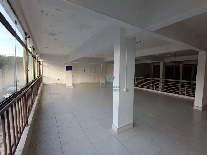 Loja para alugar, 350m2 em Centro, Pocos De Caldas - MG - imagem 3 Foto 3 de Loja para alugar, 350m2 em Centro, Pocos De Caldas - MG