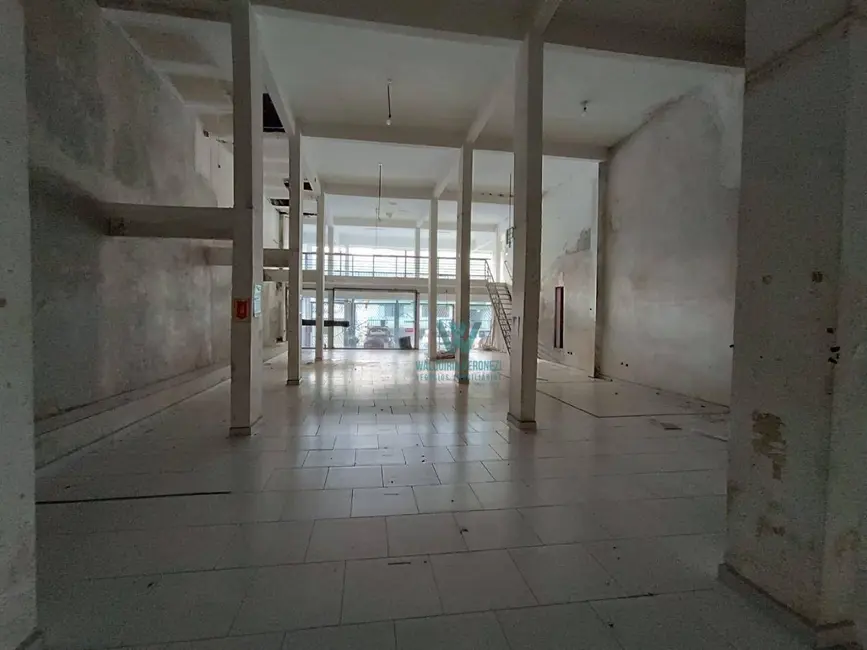 Loja para alugar, 350m2 em Centro, Pocos De Caldas - MG - imagem 6 Foto 6 de Loja para alugar, 350m2 em Centro, Pocos De Caldas - MG