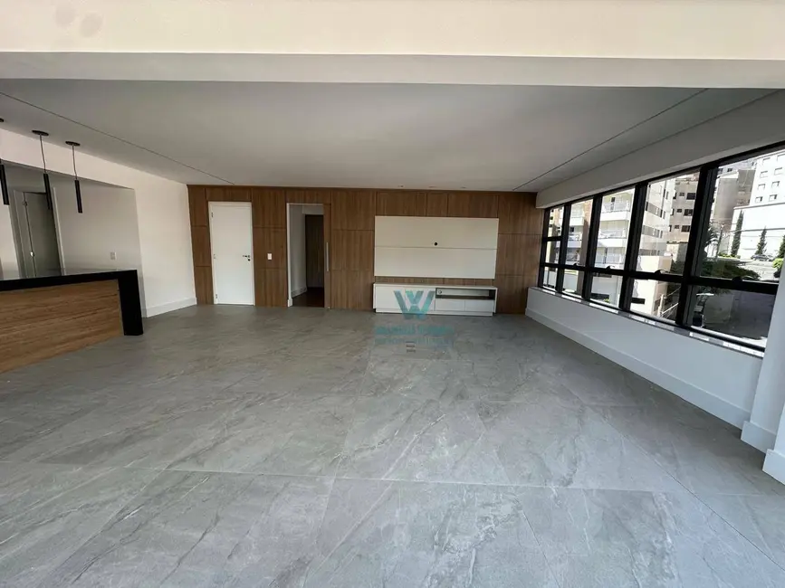 Apartamento com 3 quartos à venda, 154m2 em São Benedito, Pocos De Caldas - MG - imagem 9 Foto 9 de Apartamento com 3 quartos à venda, 154m2 em São Benedito, Pocos De Caldas - MG