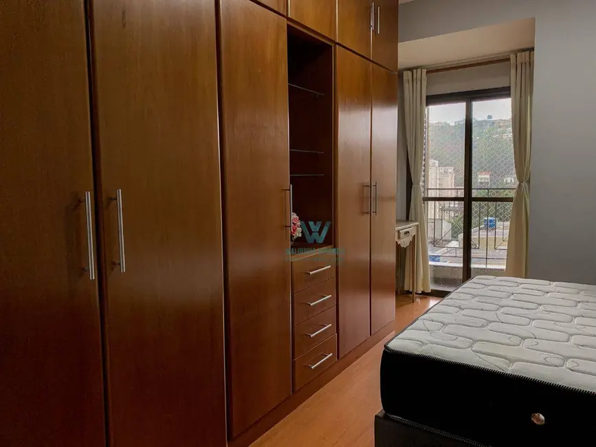 Apartamento com 2 quartos para alugar, 98m2 em Centro, Pocos De Caldas - MG - imagem 8 Foto 8 de Apartamento com 2 quartos para alugar, 98m2 em Centro, Pocos De Caldas - MG