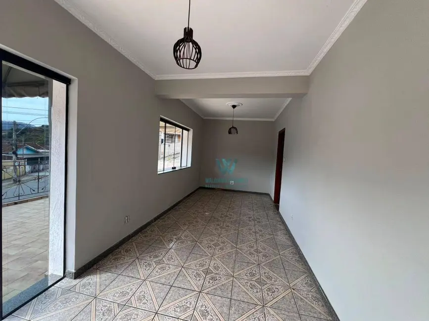 Casa com 3 quartos para alugar, 110m2 em Jardim São Paulo, Pocos De Caldas - MG - imagem 5 Foto 5 de Casa com 3 quartos para alugar, 110m2 em Jardim São Paulo, Pocos De Caldas - MG